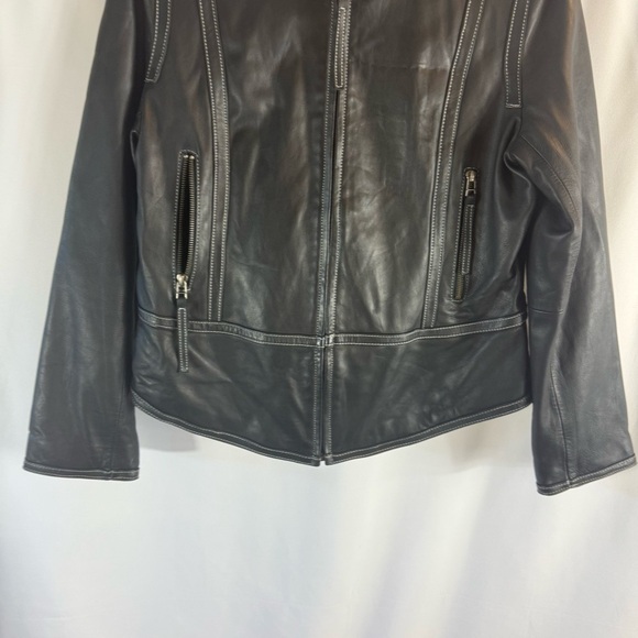 Bernardo Black Genuine Leather Zip up V front Biker Jacket Women's Size:L - Picture 9 of 16